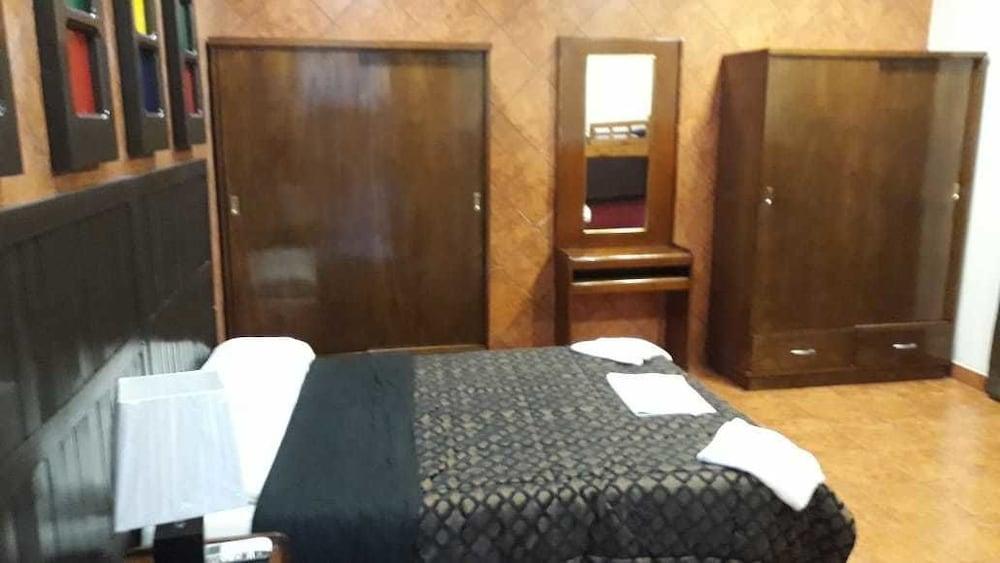 Residencia Leones De Castilla Asuncion Exteriör bild