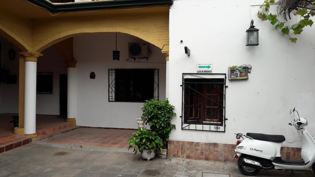 Residencia Leones De Castilla Asuncion Exteriör bild
