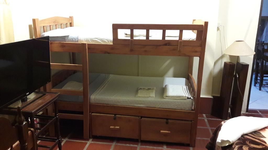 Residencia Leones De Castilla Asuncion Exteriör bild