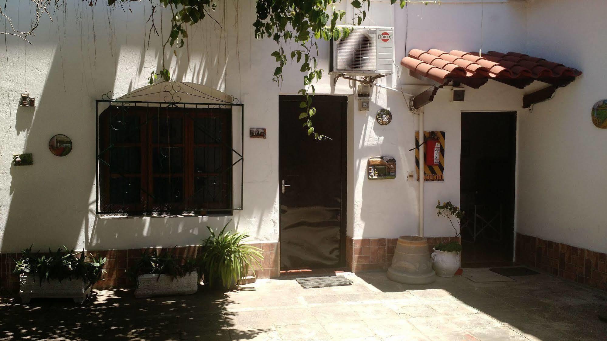 Residencia Leones De Castilla Asuncion Exteriör bild