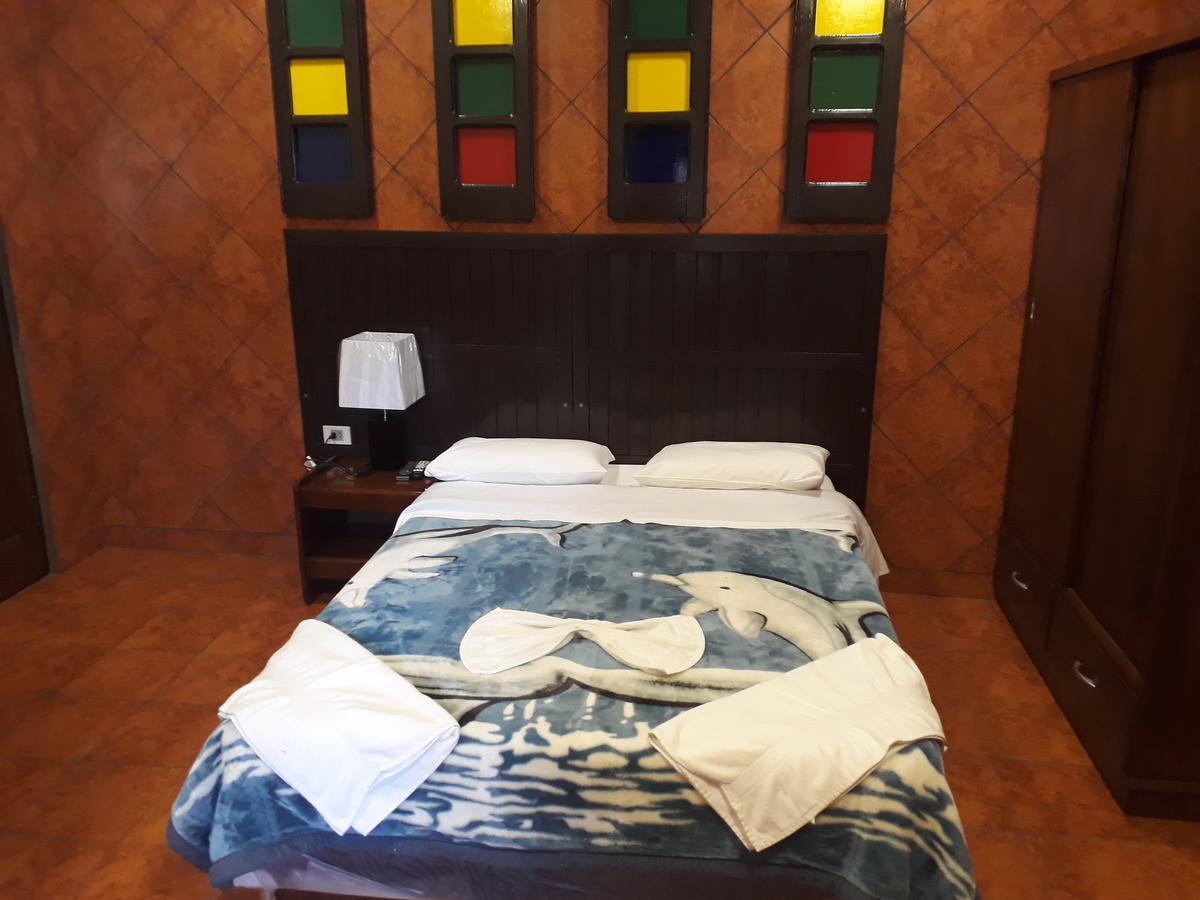Residencia Leones De Castilla Asuncion Exteriör bild